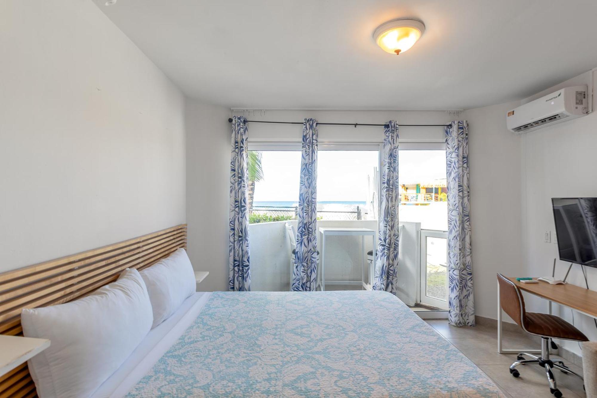 Maho Beach House - Petite Studio - Beach Access Bagian luar foto