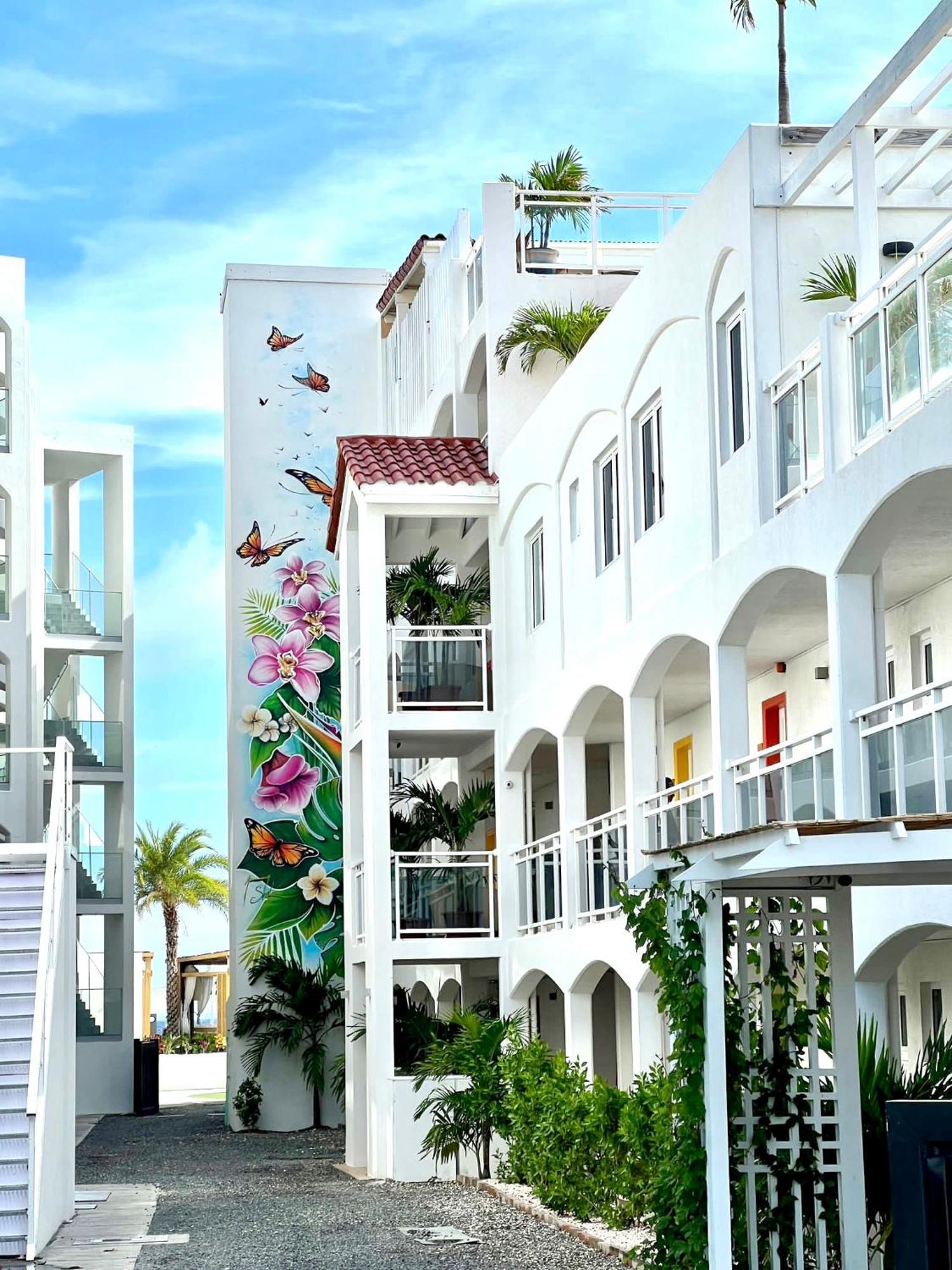 Maho Beach House - Petite Studio - Beach Access Bagian luar foto