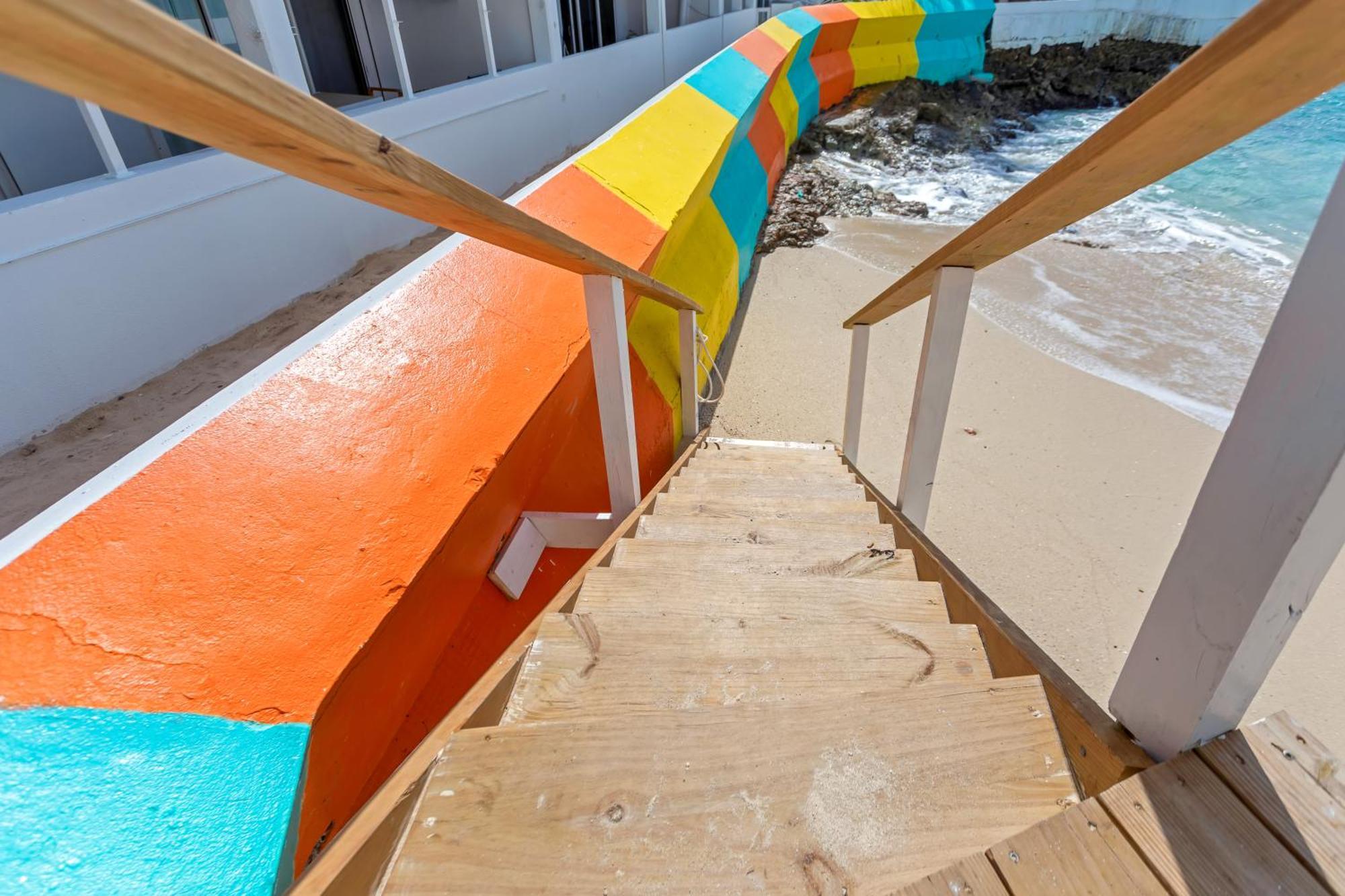 Maho Beach House - Petite Studio - Beach Access Bagian luar foto