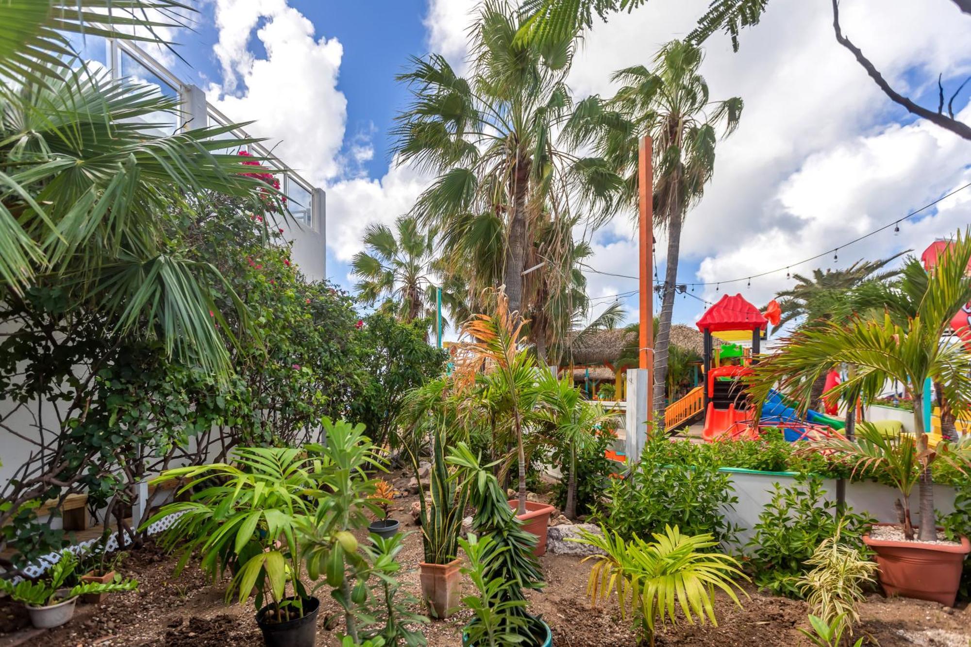 Maho Beach House - Petite Studio - Beach Access Bagian luar foto